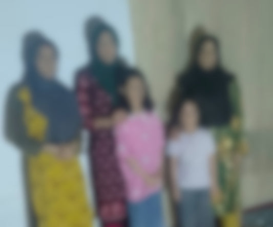 Aid for M and 4 daughters